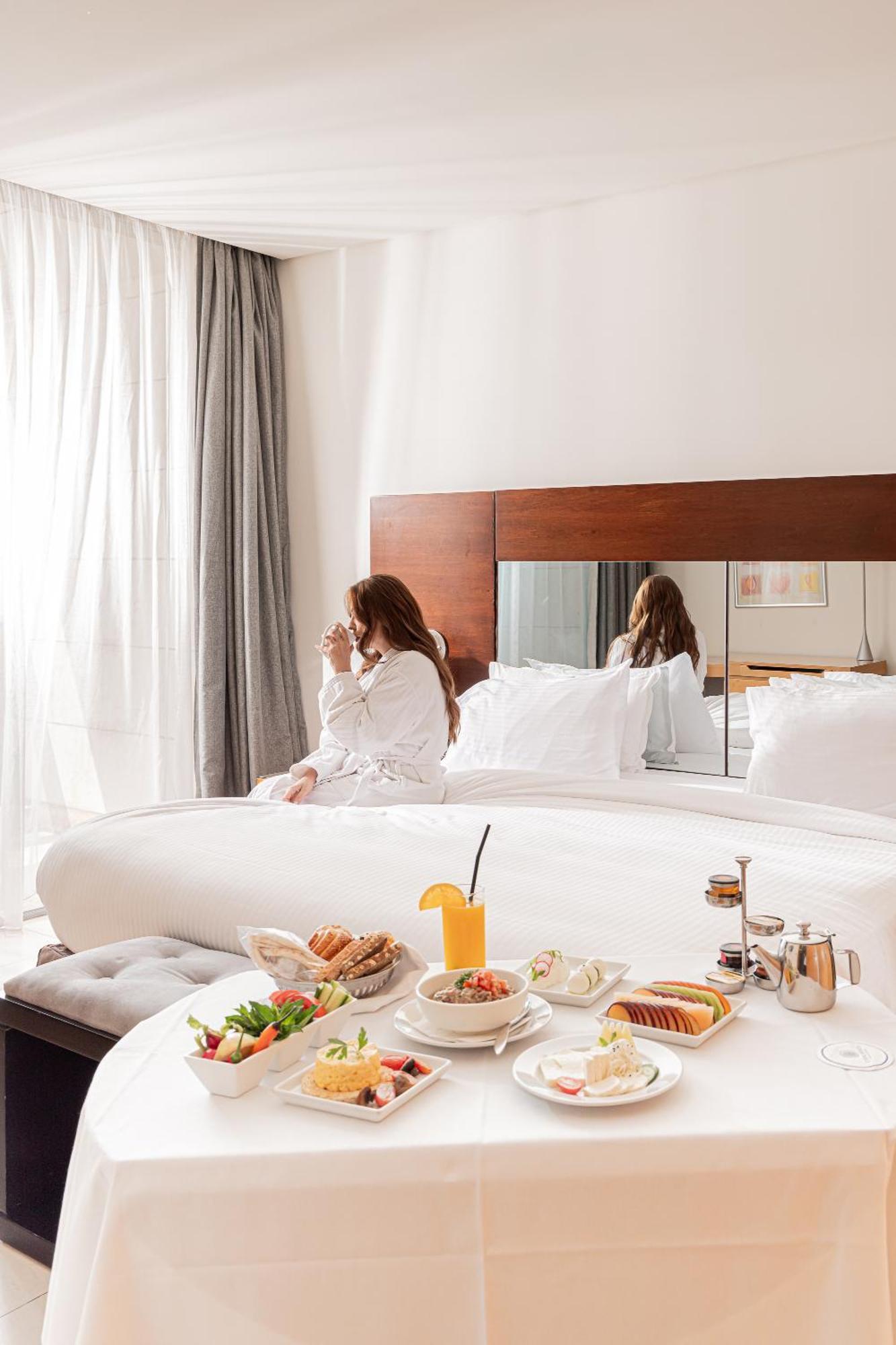 Coral Beach Hotel And Resort Бейрут Екстериор снимка