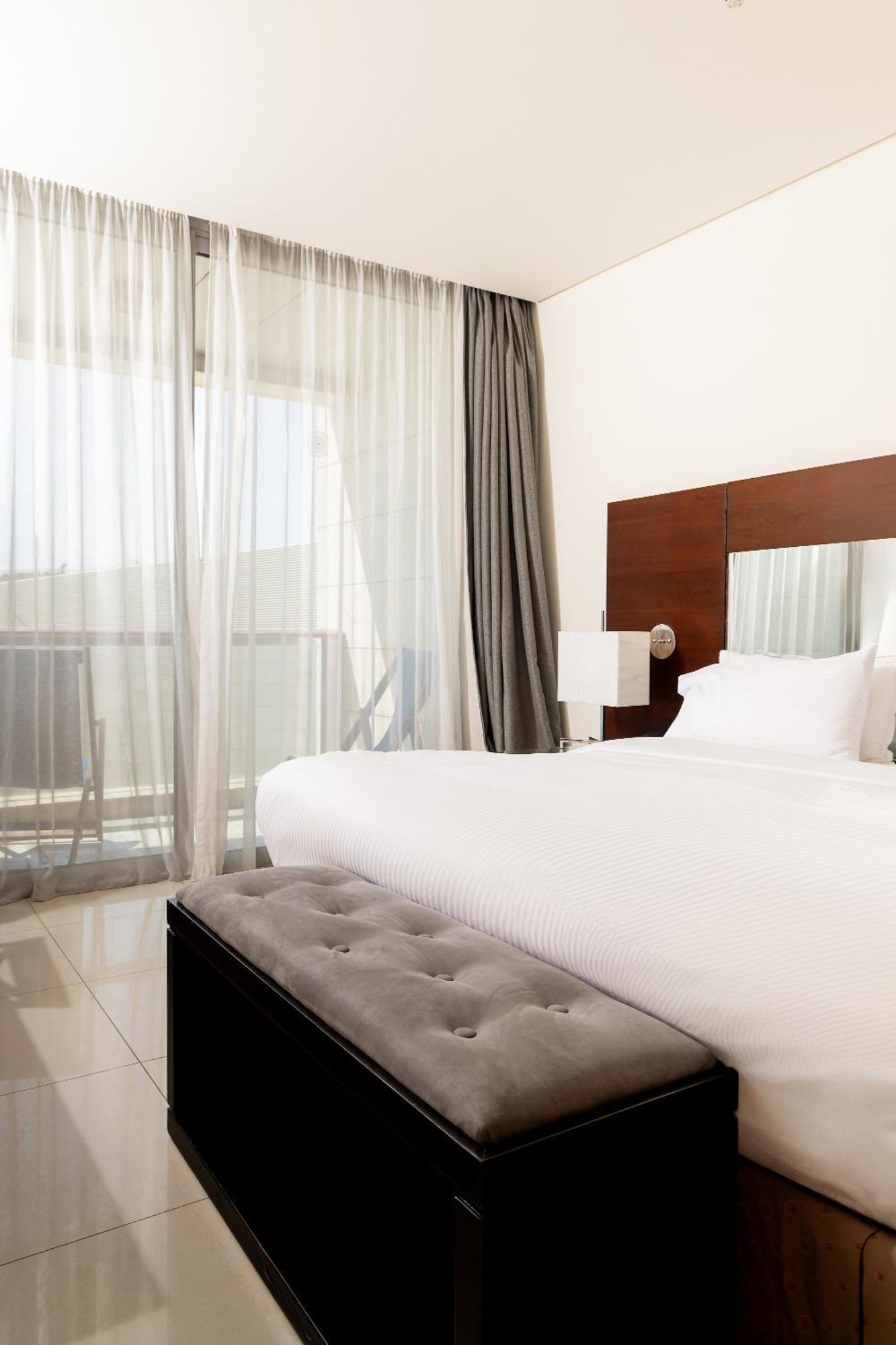 Coral Beach Hotel And Resort Бейрут Екстериор снимка