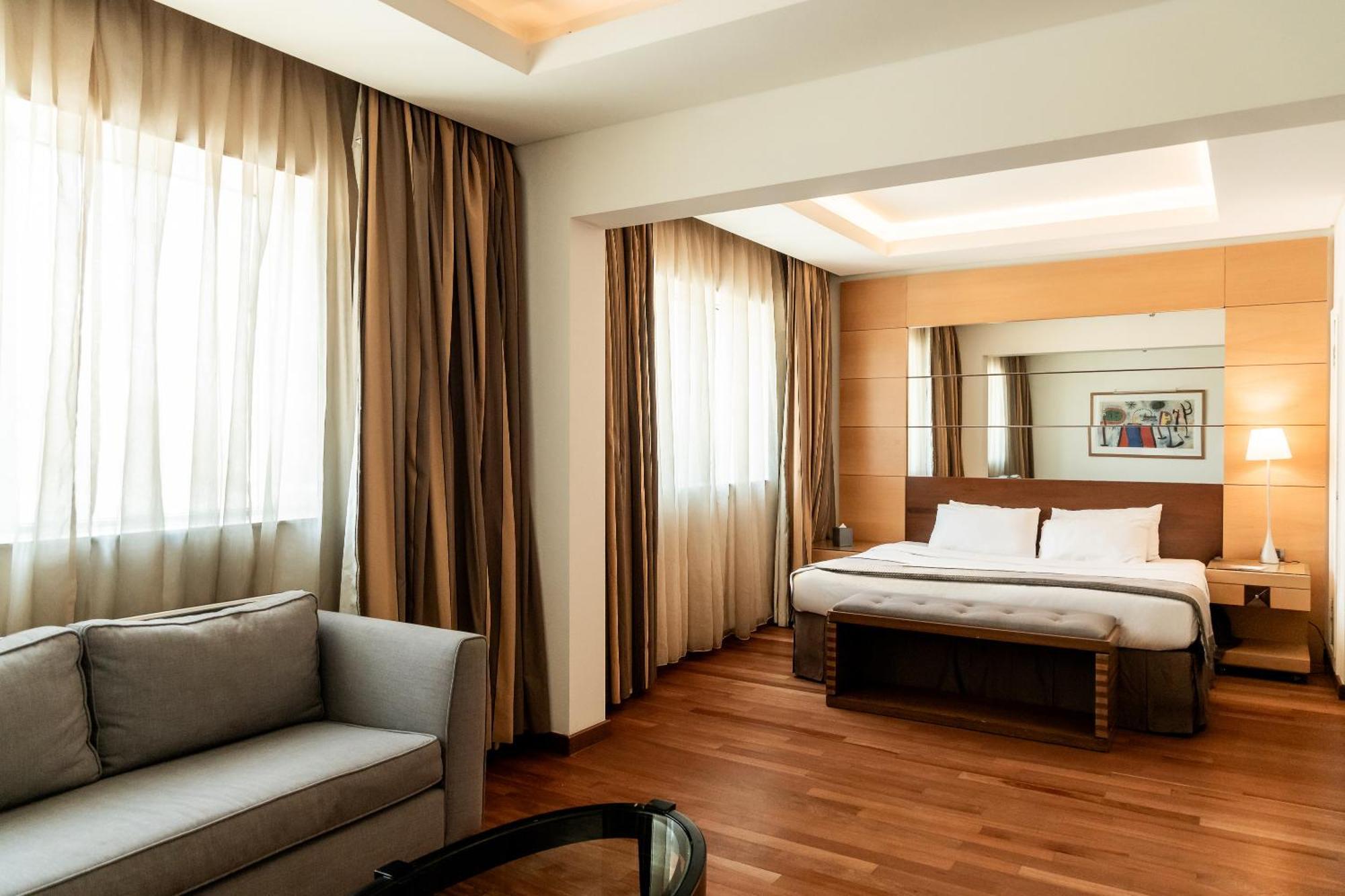 Coral Beach Hotel And Resort Бейрут Екстериор снимка