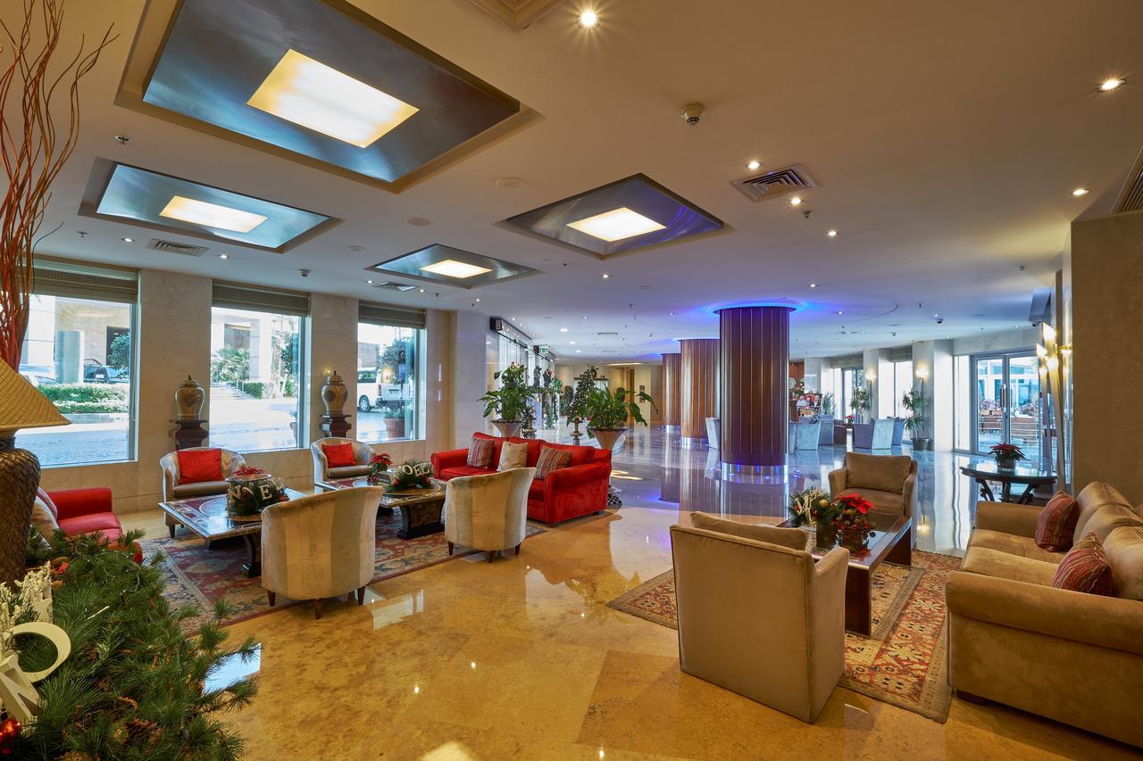 Coral Beach Hotel And Resort Бейрут Екстериор снимка